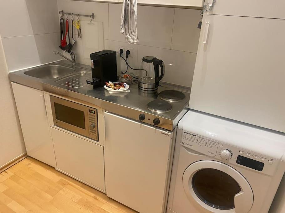 Cozy Appartm With + Airport/City Center Connection Apartment Viena Exterior foto
